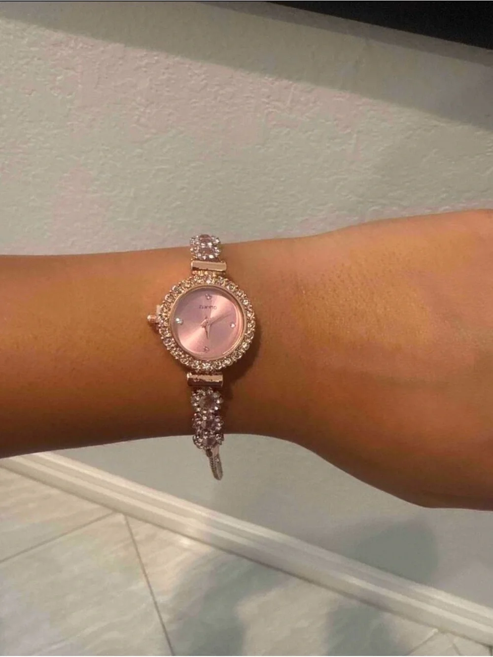 Elegant Pink Crystal Women's Bracelet Watch - Rose Gold Tone